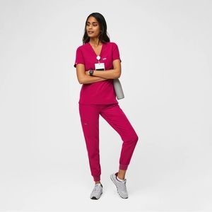 Figs one pocket top and Zamora petite joggers